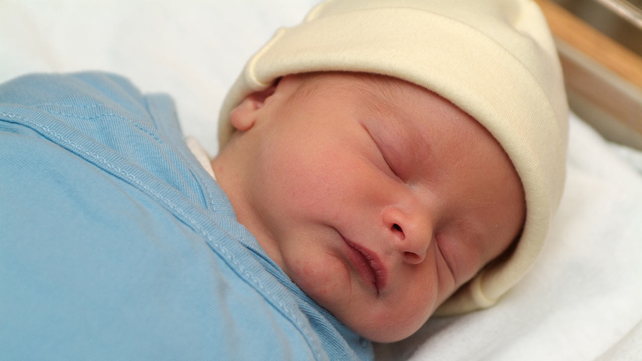 بررسی نوزاد در ۲۴ ساعت بعد از تولد