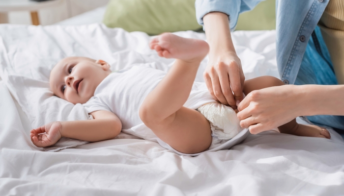 انتخاب پوشک و دستمال مناسب نوزاد