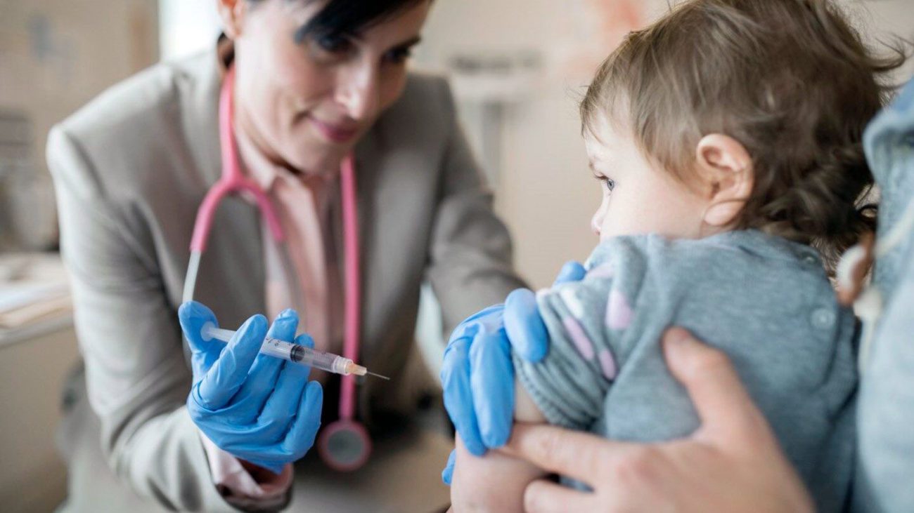 تب و بی‌قراری کودک بعد از واکسیناسیون و مراقبت‌های بعد از آن