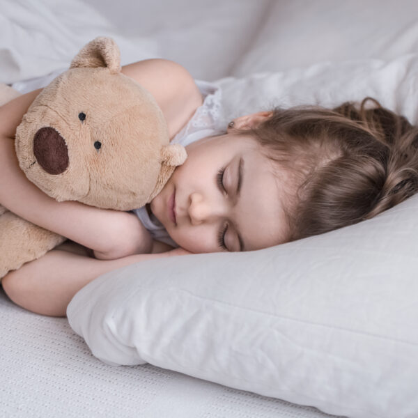  اگر میزان خواب کودک کافی نباشد چه کاری باید انجام دهید؟ 