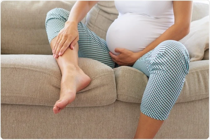 راهکارهای مقابله با داغی دست و پا در حاملگی