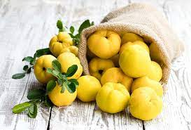 مواد مغذی موجود در میوه به و مزیتهای سلامتی کلی میوه به برای همه افراد