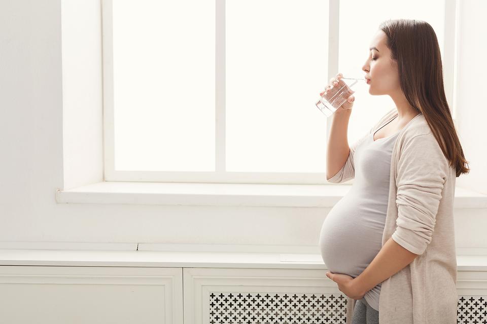 کم آبی در دوران بارداری
