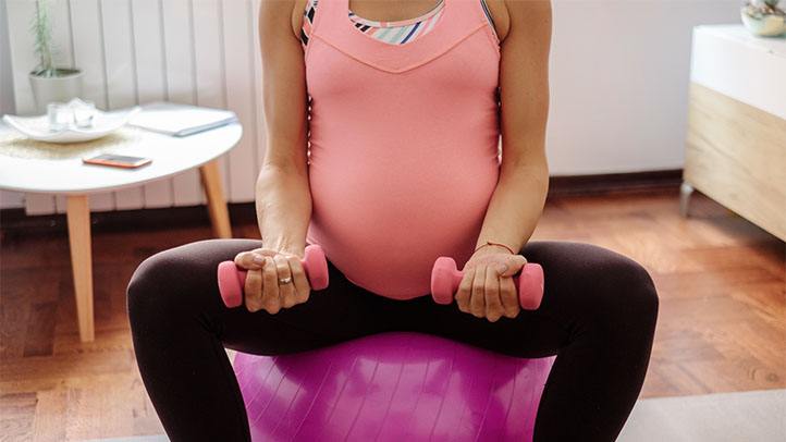 ورزش با دمبل یا وزنه زدن در بارداری